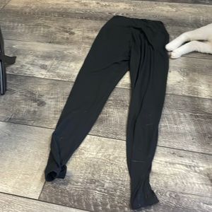 A S-M black leggings in women’s.